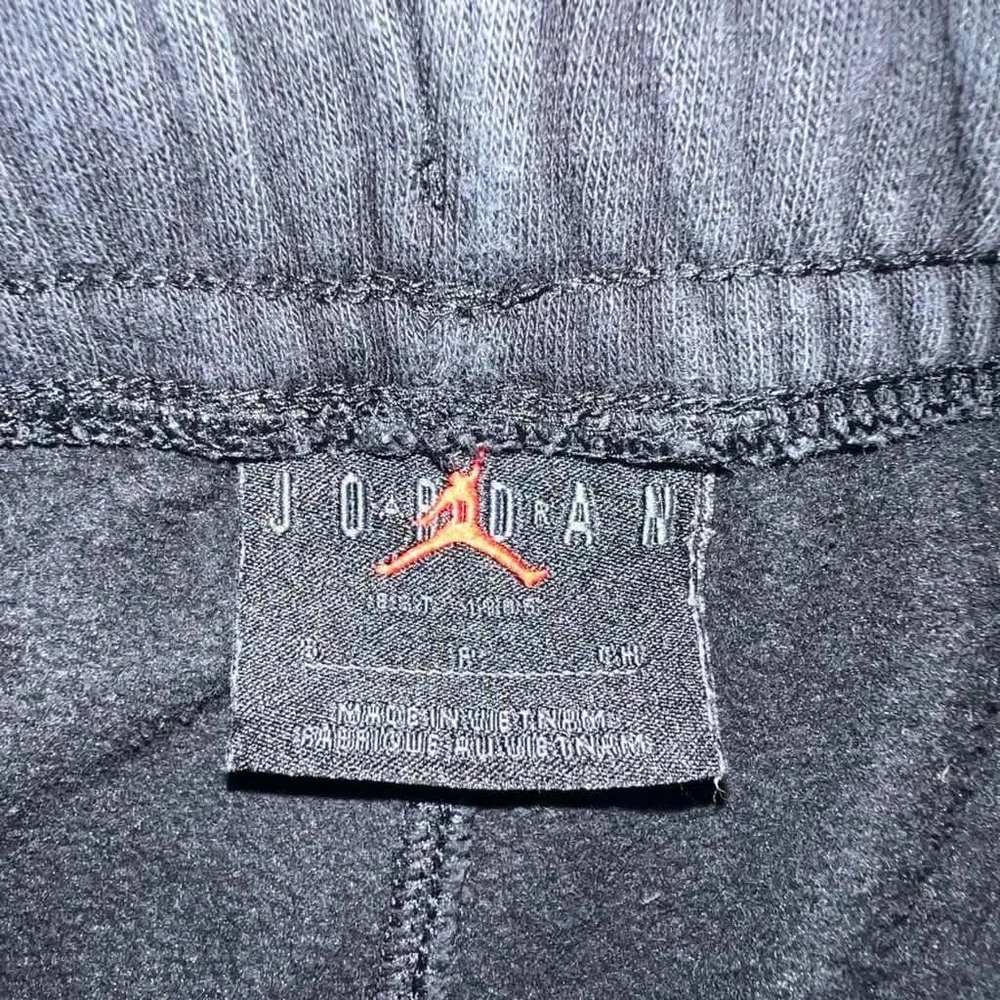 Jordan Essentials Holiday Sweatpants Men's Sz S Black Fleece Gold Jumpman Jogger